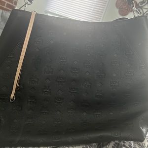 Large 100% Authentic MCM purse. I paid $850 originally. Only wore it 4 times.